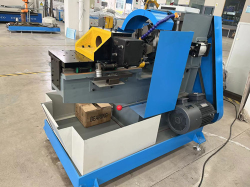 The advantages and use of round steel threading machine